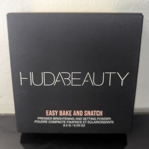HUDA BEAUTY Easy Bake and Snatch Setting Powder - Black